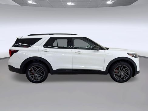 Used 2025 Ford Explorer ST-Line w/ ST-Line Street Pack AWD/4WD image 8