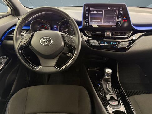 Used 2020 Toyota C-HR XLE FWD image 29