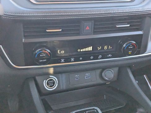 Certified 2023 Nissan Rogue SV image 21