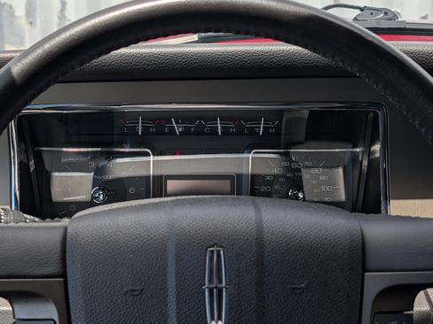 Used 2014 Lincoln Navigator 2WD image 26