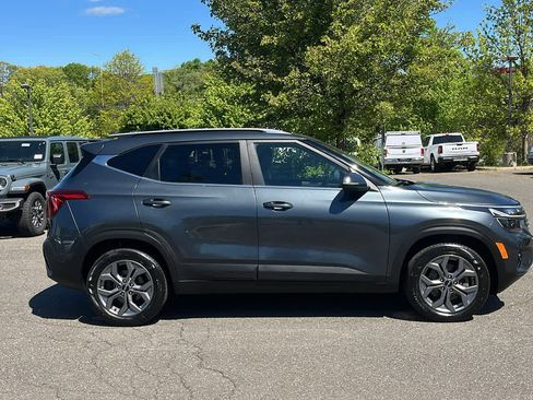 Used 2024 Kia Seltos S AWD/4WD image 7