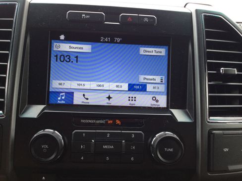 Used 2018 Ford F150 XLT w/ Equipment Group 302A Luxury image 11