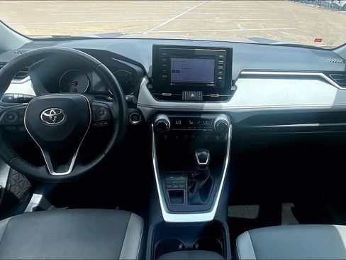 Used 2020 Toyota RAV4 XLE Premium AWD/4WD image 9