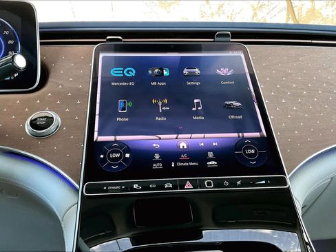 Certified 2024 Mercedes-Benz EQE 350+ 4MATIC SUV w/ AMG Line Exterior Package image 33