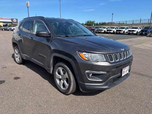 Used 2018 Jeep Compass Latitude w/ Popular Equipment Group AWD/4WD image 4