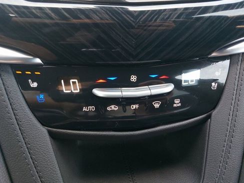 Used 2025 Cadillac XT6 Premium Luxury w/ Technology Package image 24