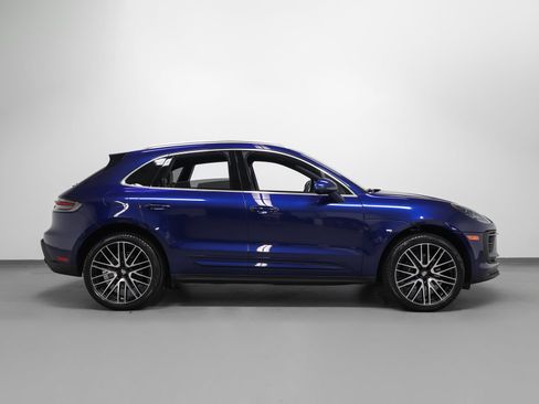 Certified 2023 Porsche Macan AWD/4WD image 13