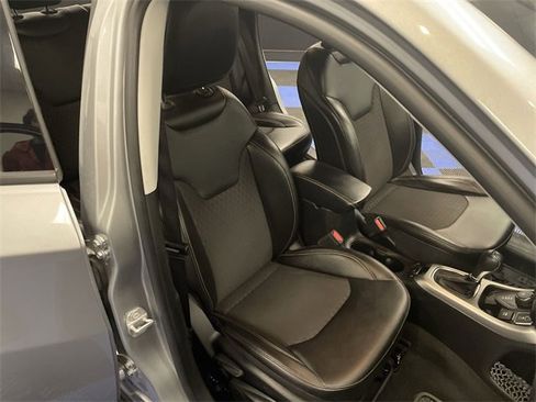 Used 2021 Jeep Compass Latitude image 24