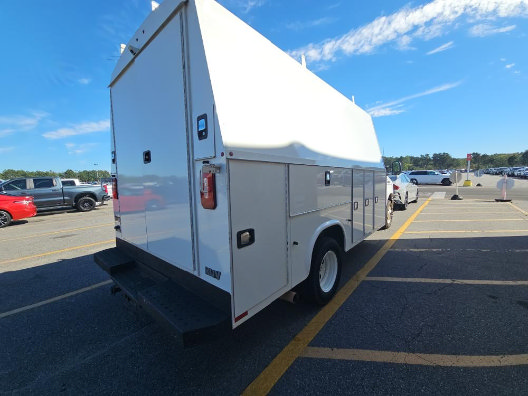 Used 2023 Ford E-450 and Econoline 450 Super Duty w/ Power Windows & Locks Group RWD image 3