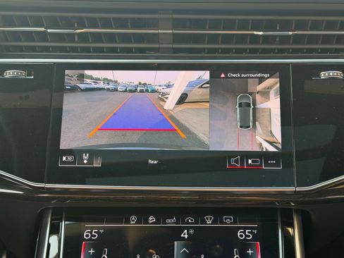 Used 2020 Audi Q8 Prestige w/ Prestige Package AWD/4WD image 9