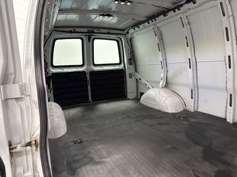 Used 2022 GMC Savana 2500 Extended RWD image 24