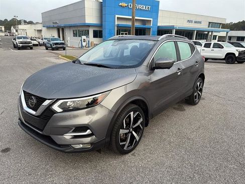 Used 2021 Nissan Rogue Sport SL w/ Premium Package image 3