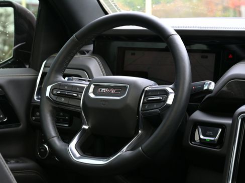 Used 2025 GMC Yukon Elevation w/ Elevation Premium Package image 21