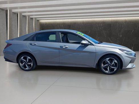Used 2023 Hyundai Elantra SEL w/ Convenience Package image 7