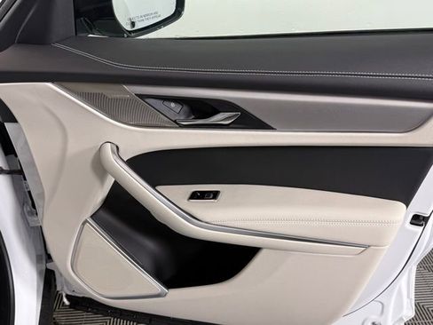 Used 2026 Jaguar F-PACE R-Dynamic S image 31