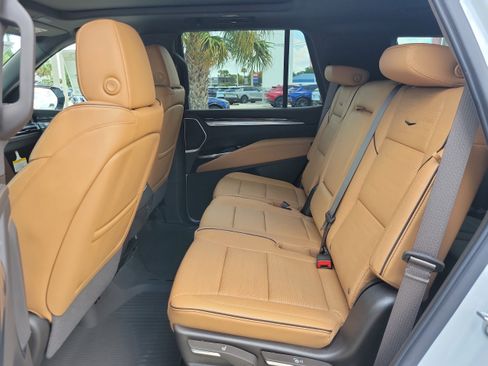 New 2026 Cadillac Escalade Luxury w/ Touring Package AWD/4WD image 16