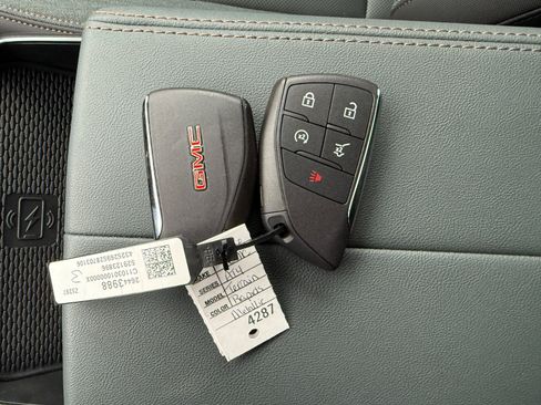 New 2026 GMC Terrain AT4 AWD/4WD image 36