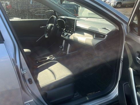 Used 2022 Toyota Corolla Cross XLE w/ Convenience Package AWD/4WD image 29