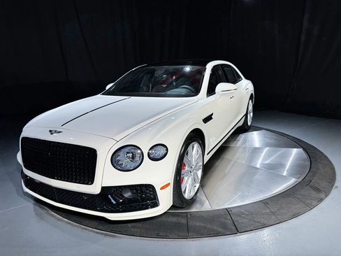 Used 2023 Bentley Flying Spur V8 AWD/4WD image 12