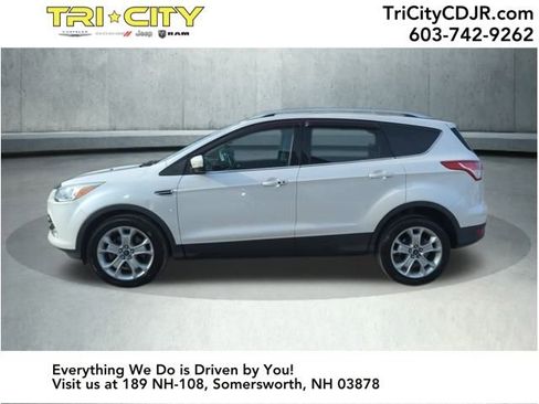 Used 2015 Ford Escape Titanium image 2