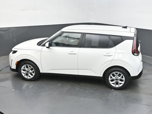 Used 2024 Kia Soul LX w/ Option Group 015 FWD image 30