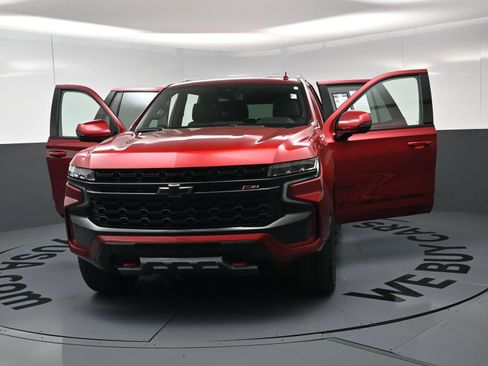 Used 2023 Chevrolet Tahoe Z71 w/ Z71 Off-Road Package AWD/4WD image 22
