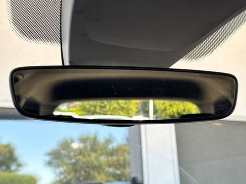 Used 2024 Volkswagen Tiguan SE AWD/4WD image 25