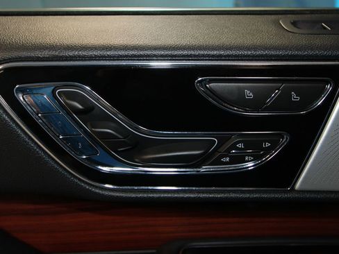 Used 2024 Lincoln Navigator L Reserve AWD/4WD image 9