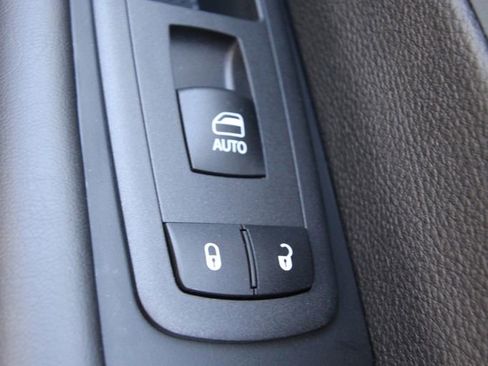 New 2026 Chrysler Pacifica Limited image 25