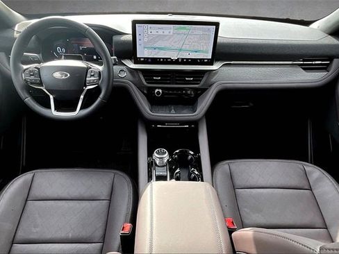 New 2025 Ford Explorer Platinum image 5