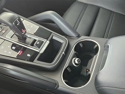 Used 2023 Porsche Cayenne image 37