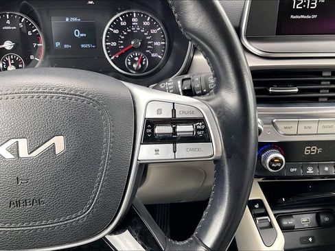 Used 2022 Kia Telluride S FWD image 18