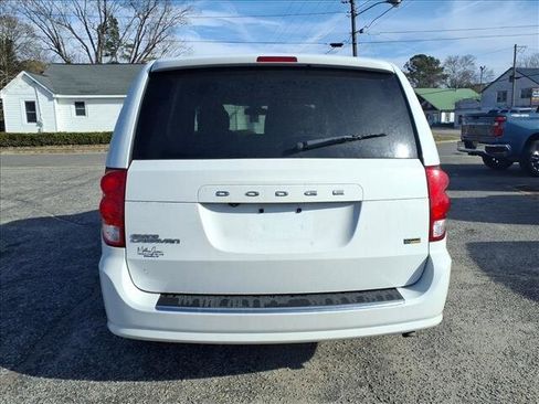 Used 2019 Dodge Grand Caravan SE image 11