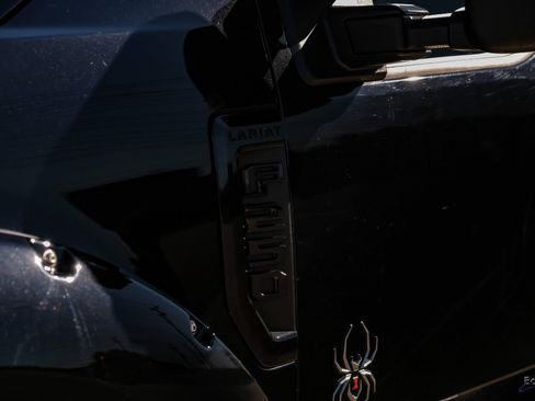 Used 2022 Ford F250 Lariat w/ Black Appearance Package image 28