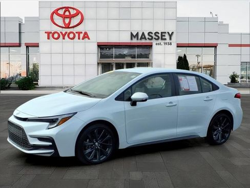 Used 2024 Toyota Corolla SE image 27