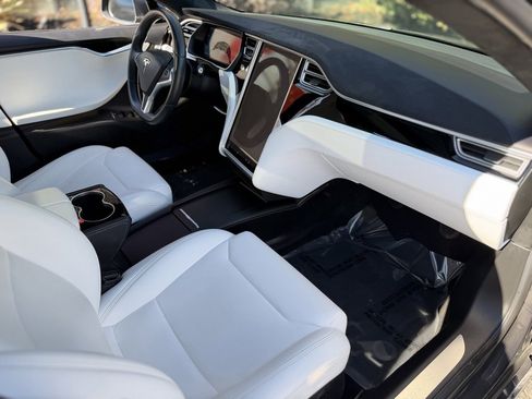 Used 2017 Tesla Model S 90D image 32