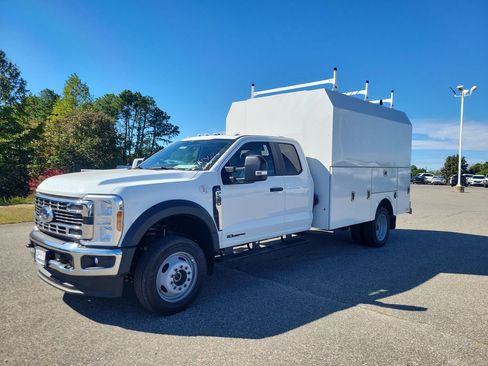 New 2025 Ford F550 4x4 Supercab Super Duty image 3