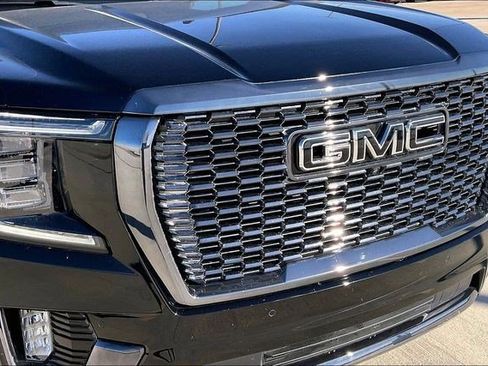Used 2023 GMC Yukon Denali Ultimate image 34
