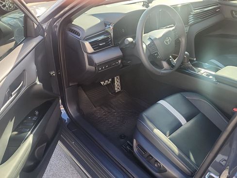 Used 2025 Toyota Camry SE w/ Convenience Package FWD image 15