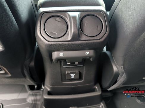 Used 2024 Jeep Wrangler Sahara w/ Technology Group AWD/4WD image 29