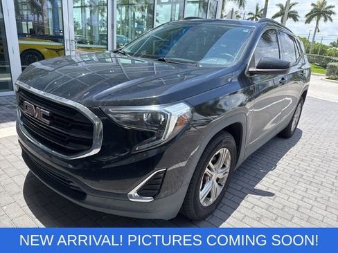 Used 2018 GMC Terrain SLE w/ Driver Convenience Package FWD image 3