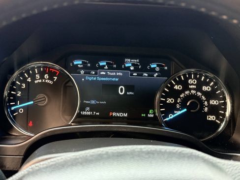 Used 2019 Ford F150 Lariat w/ Equipment Group 502A Luxury AWD/4WD image 21