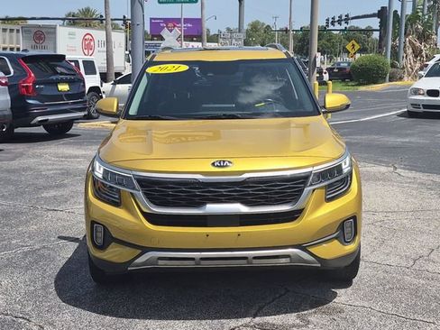 Used 2021 Kia Seltos SX w/ SX Sunroof Package AWD/4WD image 2