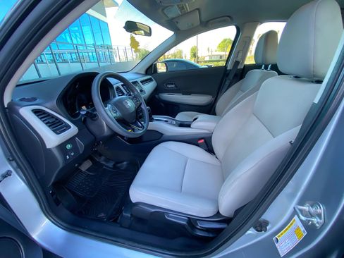 Used 2019 Honda HR-V LX image 25
