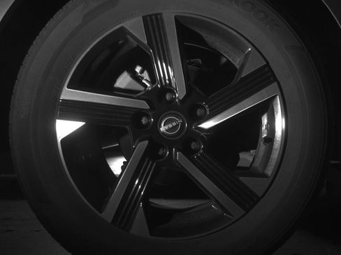Used 2025 Nissan Sentra SV FWD image 15