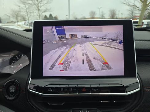 Used 2024 Jeep Compass Trailhawk image 18