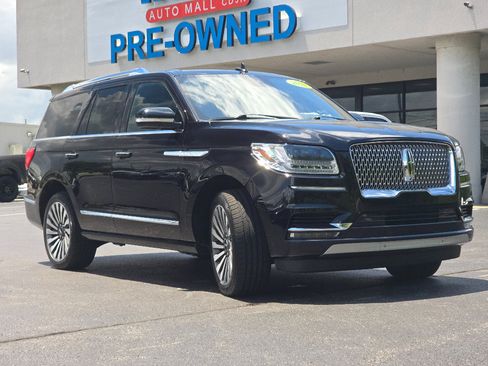 Used 2021 Lincoln Navigator Reserve w/ Luxury Package AWD/4WD image 6