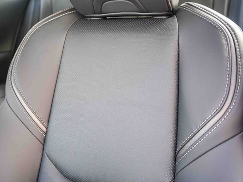 New 2026 Toyota Prius Plug-In Hybrid FWD image 27