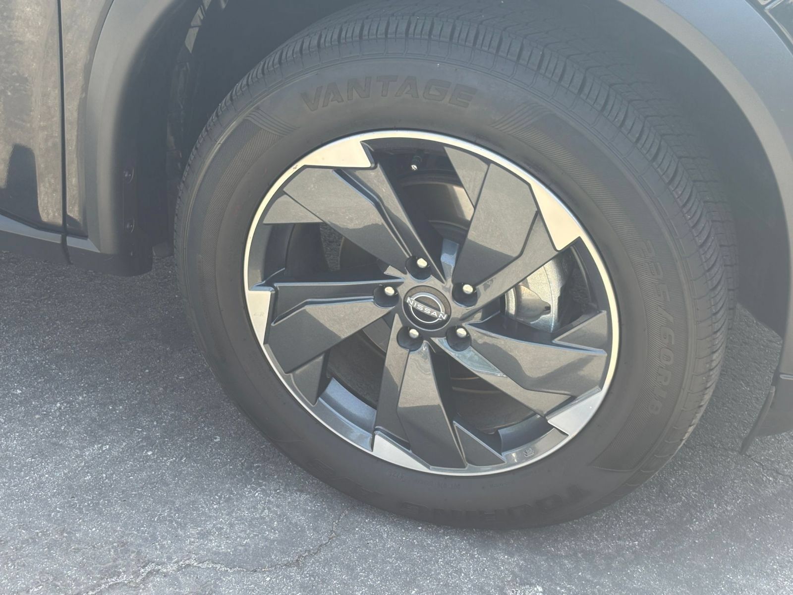 Used 2025 Nissan Rogue SV AWD/4WD image 31