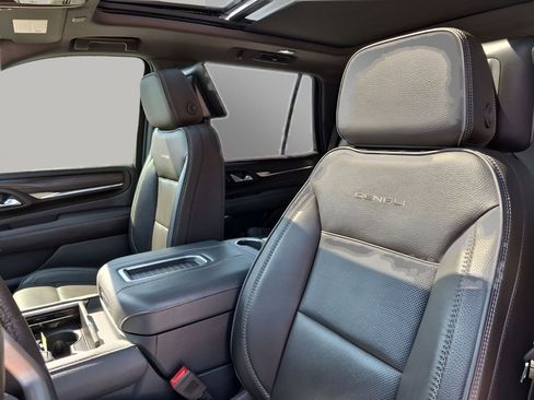 Used 2022 GMC Yukon Denali w/ Denali Ultimate Package image 31